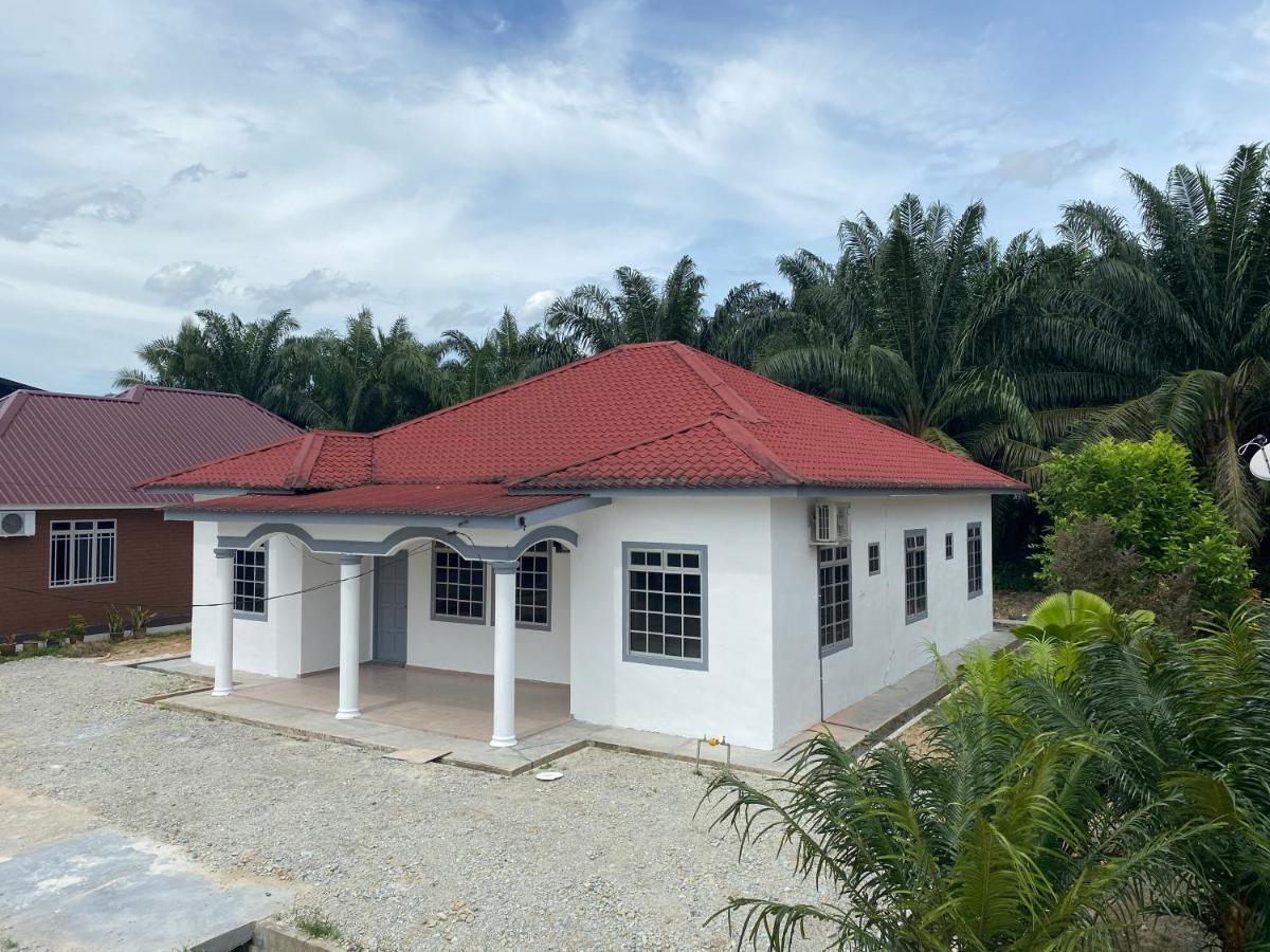 Cempaka Homestay Parit Raja Exterior foto